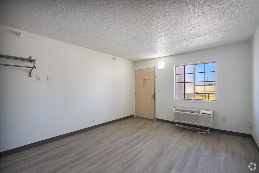 More Photos Of 2700 White Ln, Bakersfield Apartments For Sale