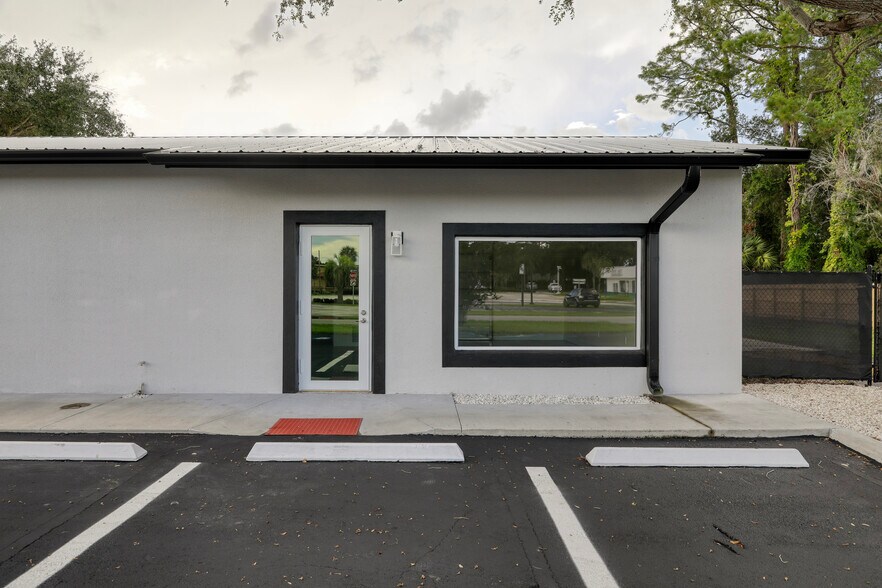 More Photos Of 1228 S Hopkins Ave, Titusville Office For Sale