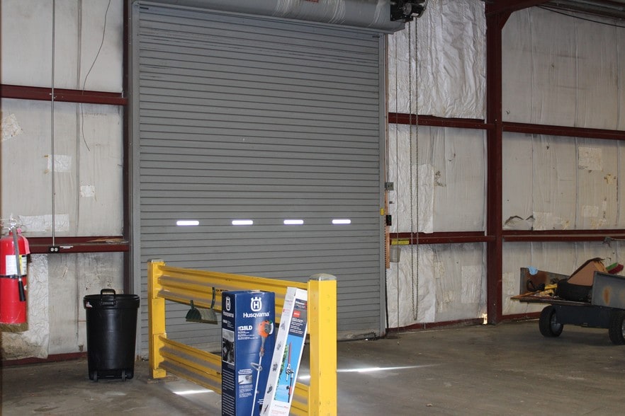 More Photos Of 44 Depot St, Belchertown Warehouse For Lease