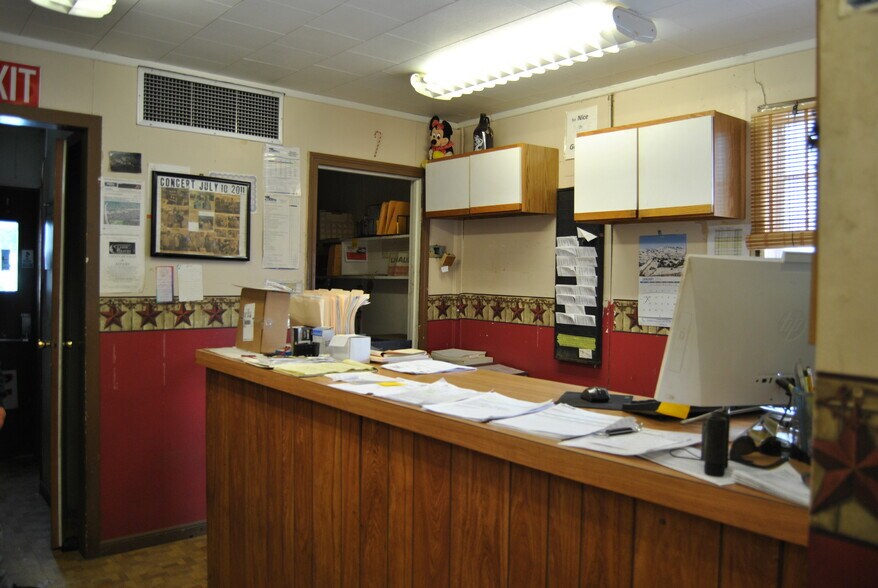 More Photos Of 86 Holland Rd, Brimfield Auto Repair For Sale