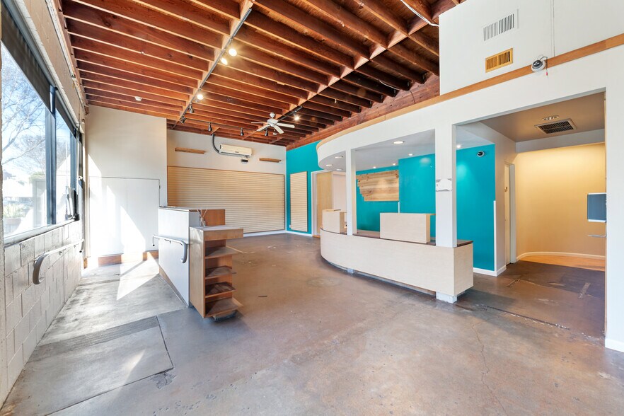 More Photos Of 2215 Main St, Santa Monica Freestanding For Lease