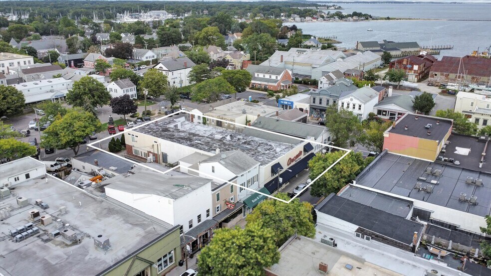 More Photos Of 14 Front St, Greenport Freestanding For Sale