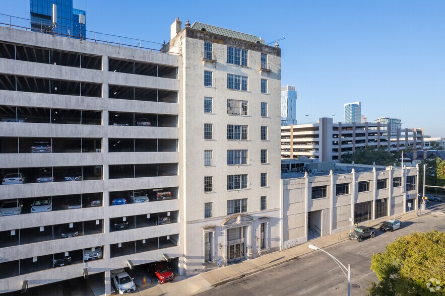 More Photos Of 209 W 9th St, Austin Office For Lease