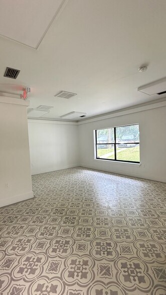 More Photos Of 1706 Riggins Rd, Tallahassee Medical For Lease