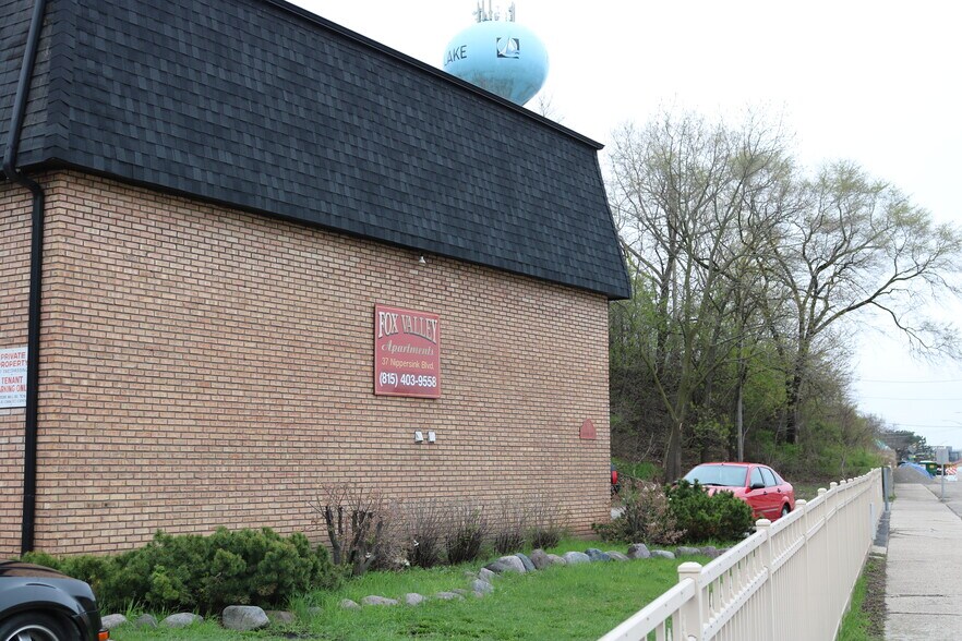 More Photos Of 37 Nippersink Blvd, Fox Lake Apartments For Sale