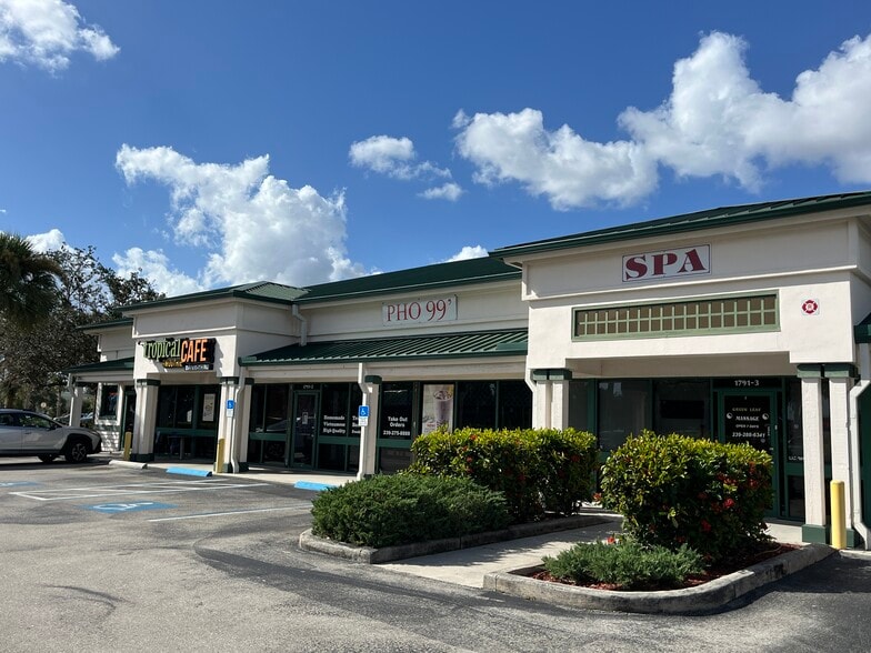 More Photos Of 1791 Boy Scout Dr, Fort Myers Storefront Retail Office For Sale