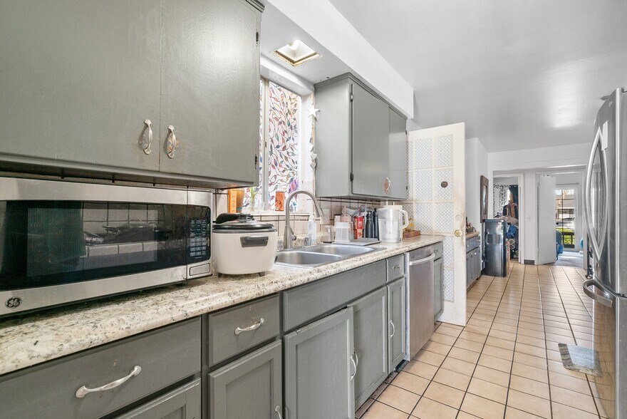 More Photos Of 1708 Hallmark Ln, San Jose Healthcare For Sale