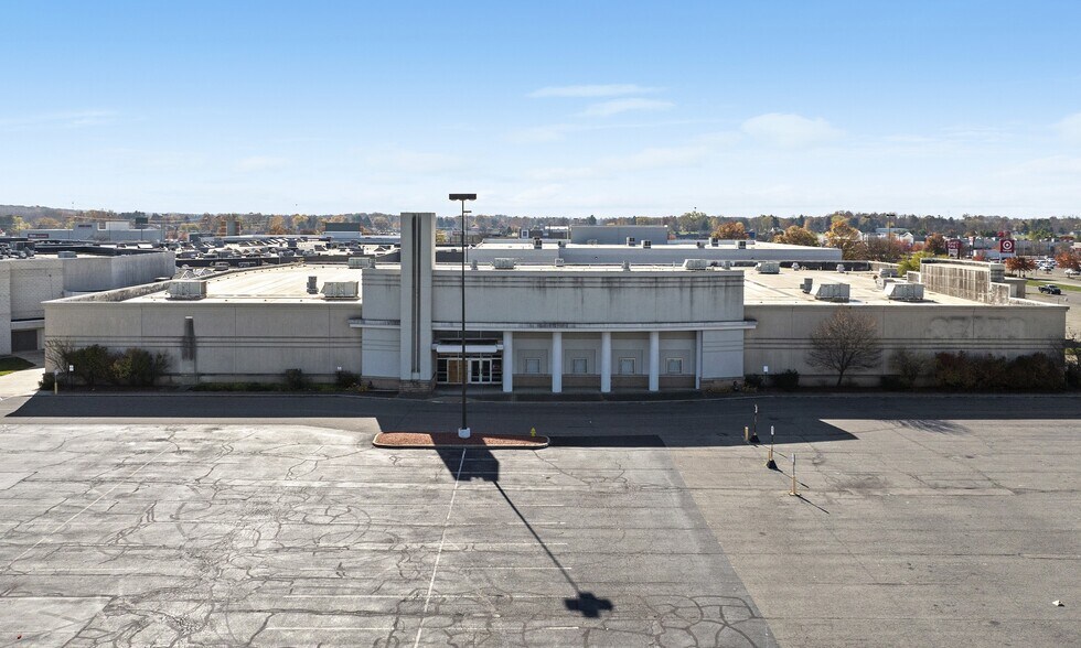More Photos Of 771 S 30th St, Heath Department Store For Sale