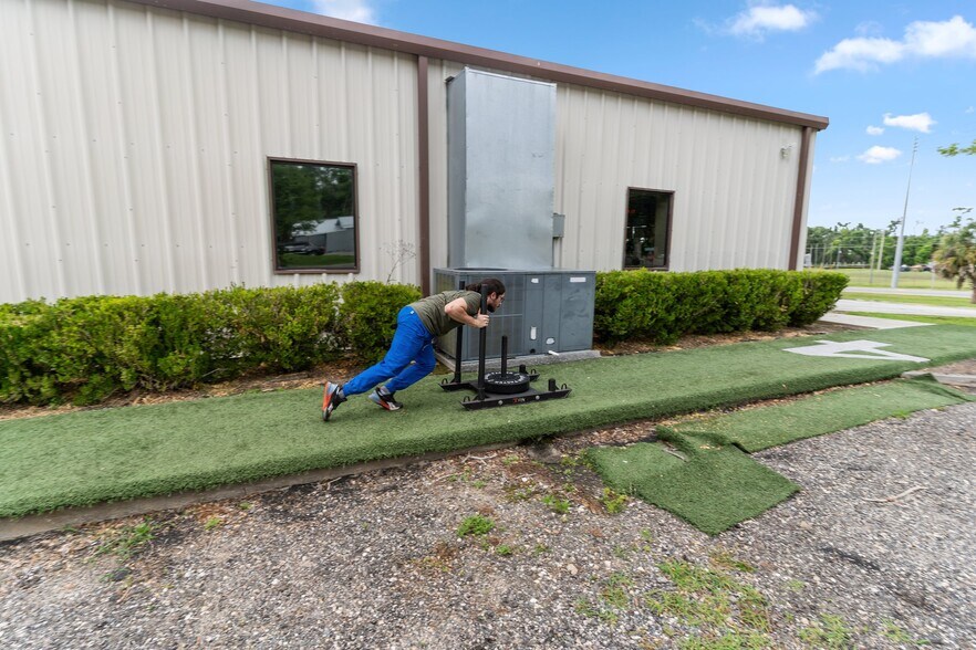 More Photos Of 140 NE Yellow Pine Ave, Madison Restaurant For Sale