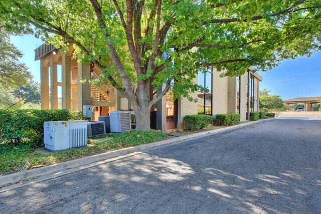 More Photos Of 10816 Crown Colony Dr, Austin Office For Lease