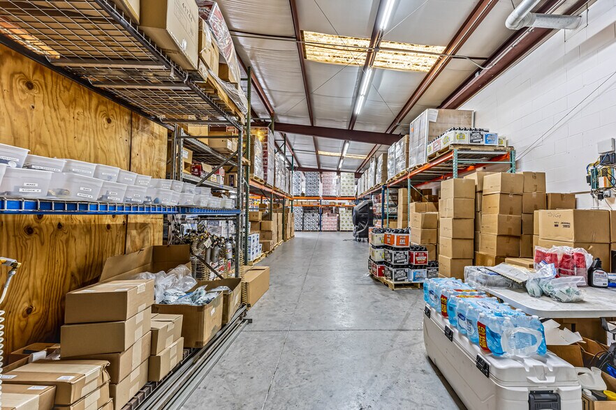 More Photos Of 3195 New York Ave, Melbourne Warehouse For Lease