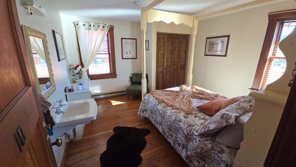 More Photos Of 1080 Stack Valley Rd, Cariboo Hotel For Sale