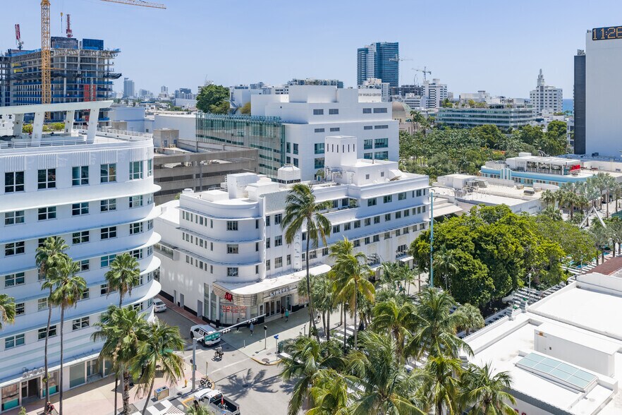 More Photos Of 541-551 Lincoln Rd, Miami Beach Storefront For Lease