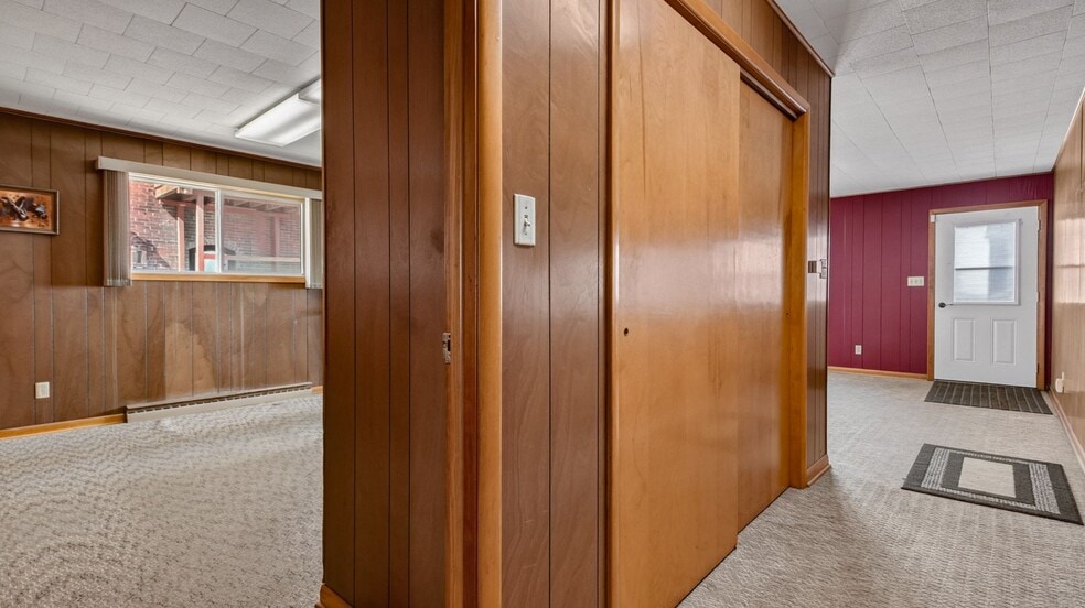 More Photos Of 113 S Main St, Greenwood Office For Sale