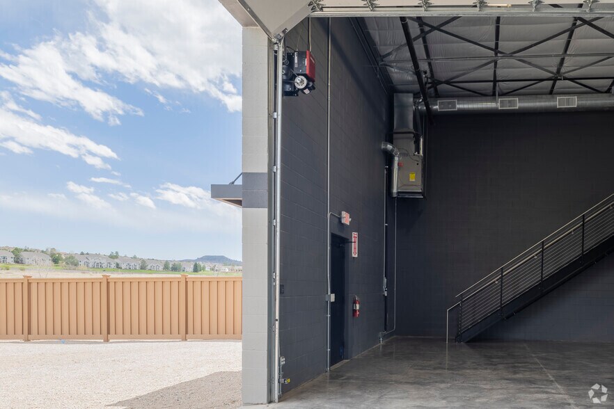 More Photos Of 1010 S Interstate 25, Castle Rock Showroom For Lease