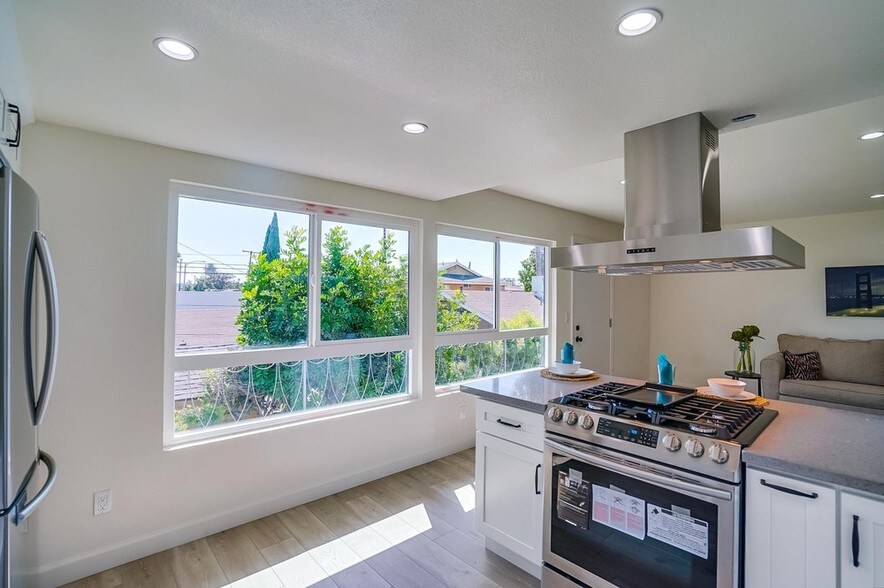 More Photos Of 1512 Sherman Pl, Long Beach Apartments For Sale