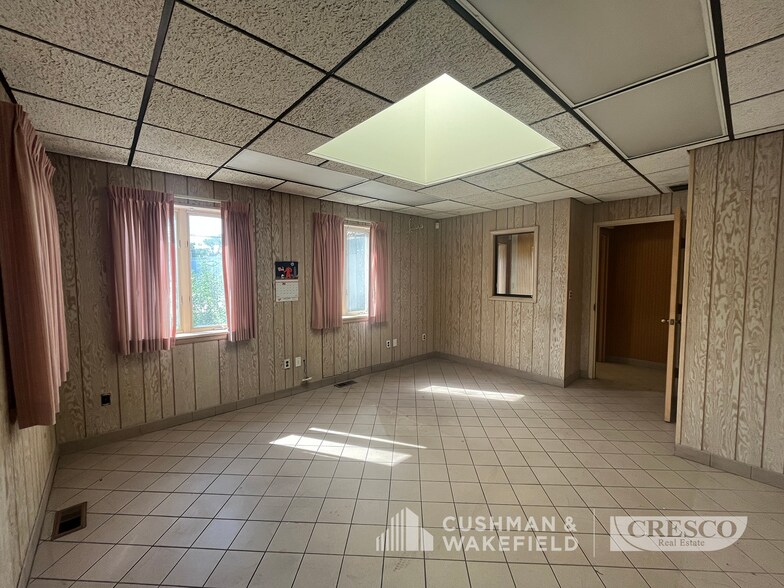 More Photos Of 29201 Anderson Rd, Wickliffe Manufacturing For Lease