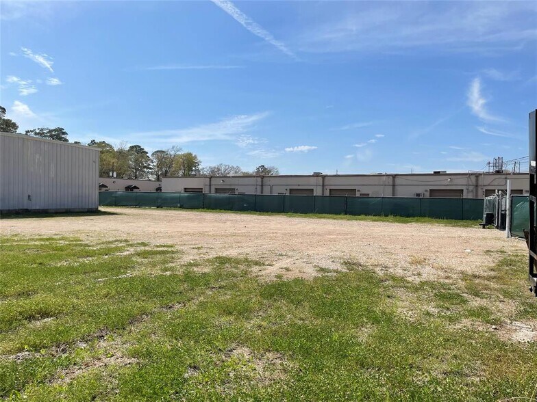 More Photos Of 3443 Pinemont Dr, Houston Land For Sale