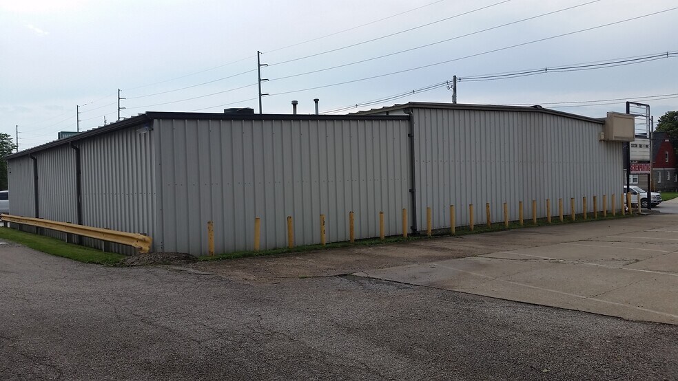More Photos Of 2171 E Morgan Ave, Evansville Light Manufacturing For Sale