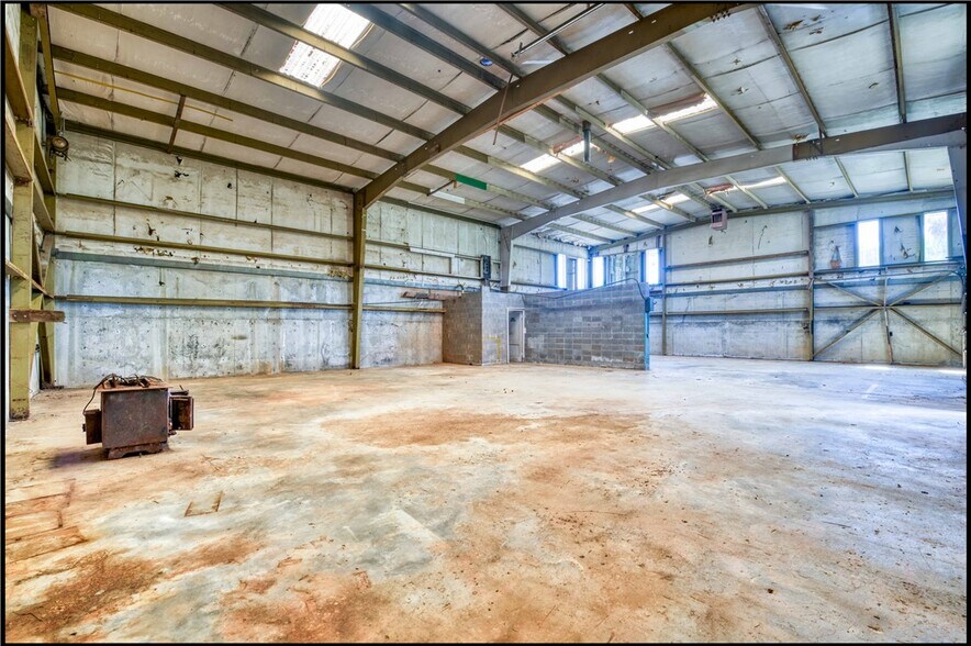 More Photos Of 298 By-Pass 123 Hwy, Seneca Warehouse For Sale
