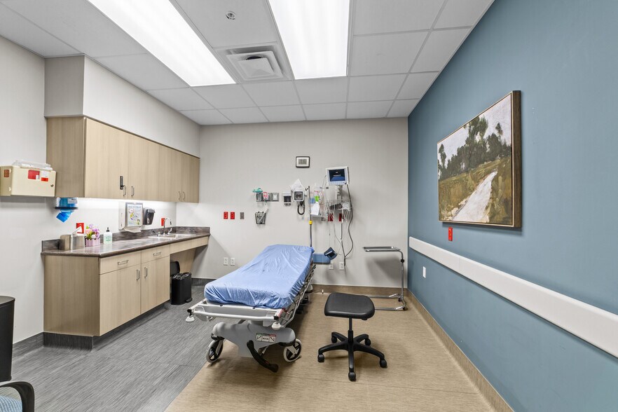 More Photos Of 4561 Heritage Trace Pky, Keller Medical For Sale