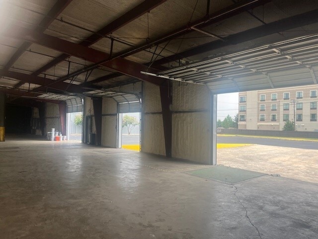 More Photos Of 1942 S Interstate 35, San Marcos Warehouse For Sale