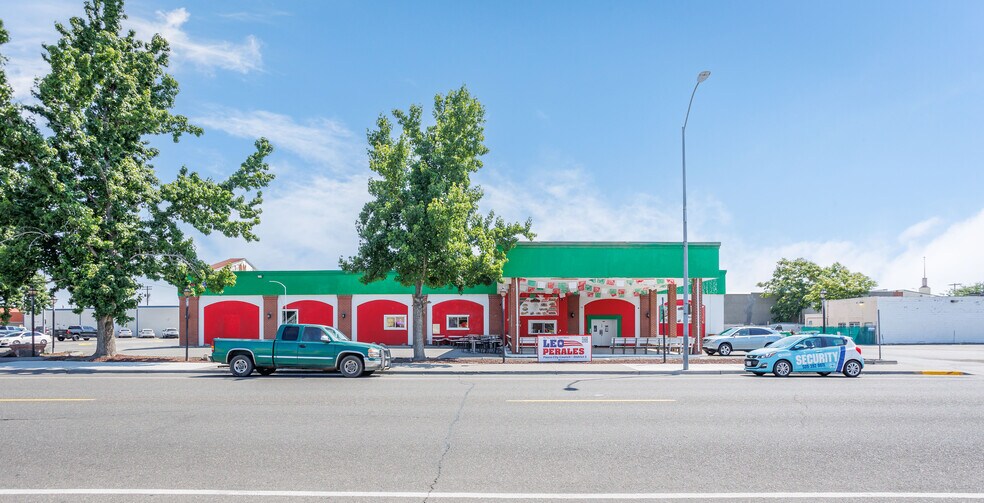 More Photos Of 528 W Clark St, Pasco Restaurant For Sale