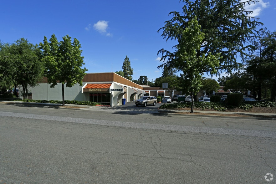 More Photos Of 805 University Ave, Los Gatos Warehouse For Lease