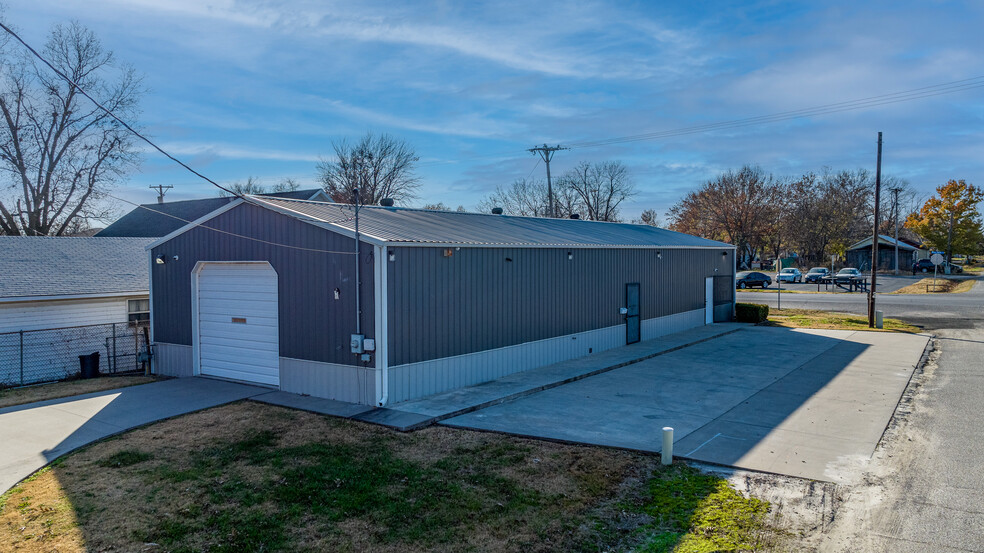 Primary Photo Of 128 N Mickey Mantle Blvd, Commerce Showroom For Sale