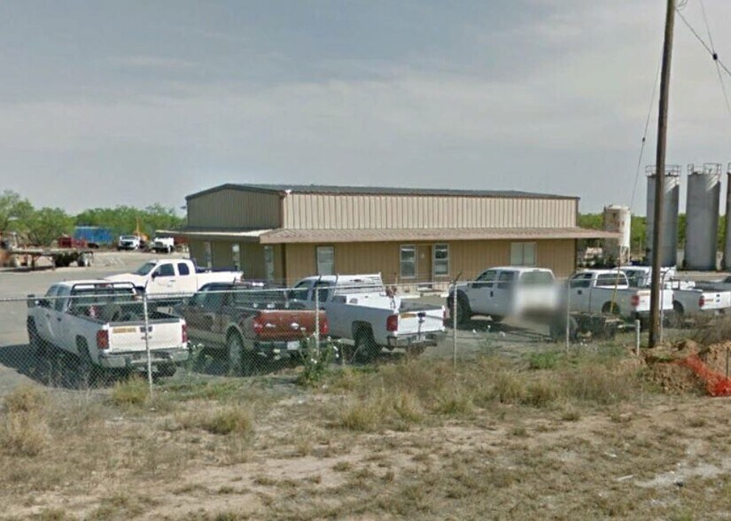 More Photos Of 2075 FM 186, Carrizo Springs Truck Terminal For Sale