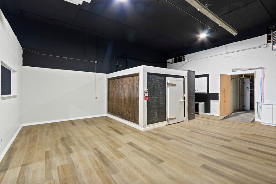 More Photos Of 1005 Main St, Buhl Storefront Retail Residential For Sale