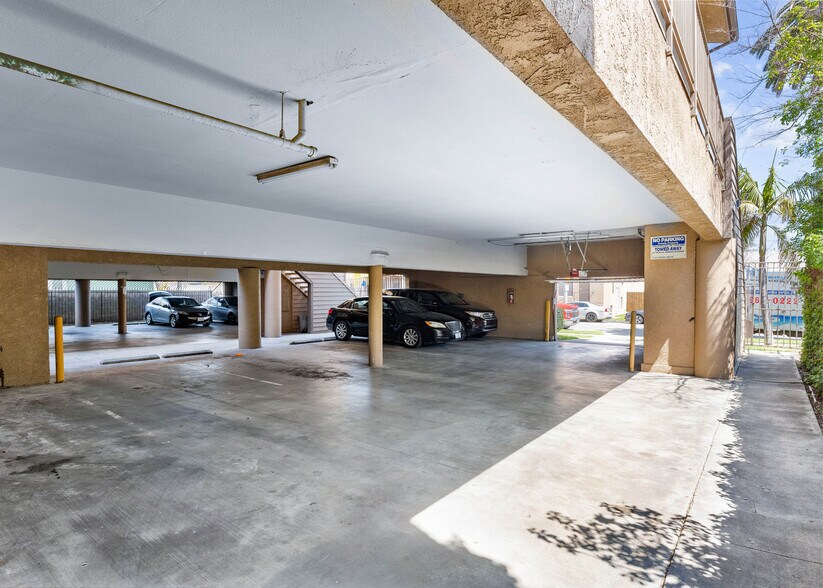 More Photos Of 1071-1075 Junipero Ave, Long Beach Apartments For Sale