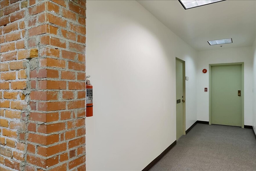 More Photos Of 20 E Colorado Blvd, Pasadena Storefront Retail Office For Lease