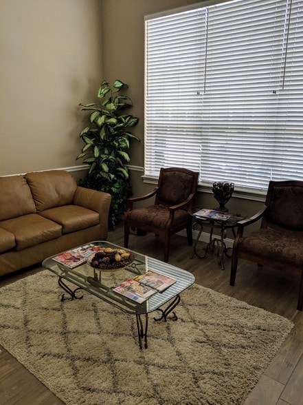 More Photos Of 8833 Perimeter Park Blvd, Jacksonville Office For Lease