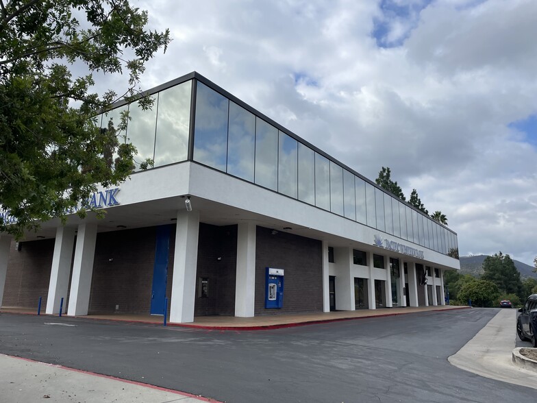 Primary Photo Of 50 W Hillcrest Dr, Thousand Oaks Bank For Lease