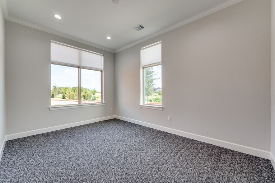 More Photos Of 1630 W Prosper Trl, Prosper Unknown For Lease