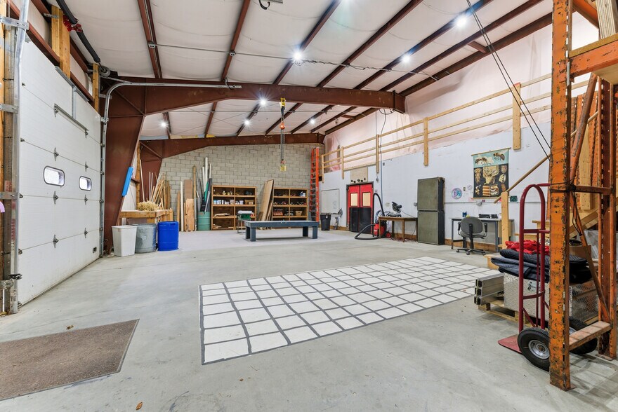 More Photos Of 54 Whately Rd, So Deerfield Light Manufacturing For Sale