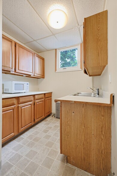 More Photos Of 24-26 Montauk Ave, New London Storefront Retail Residential For Sale