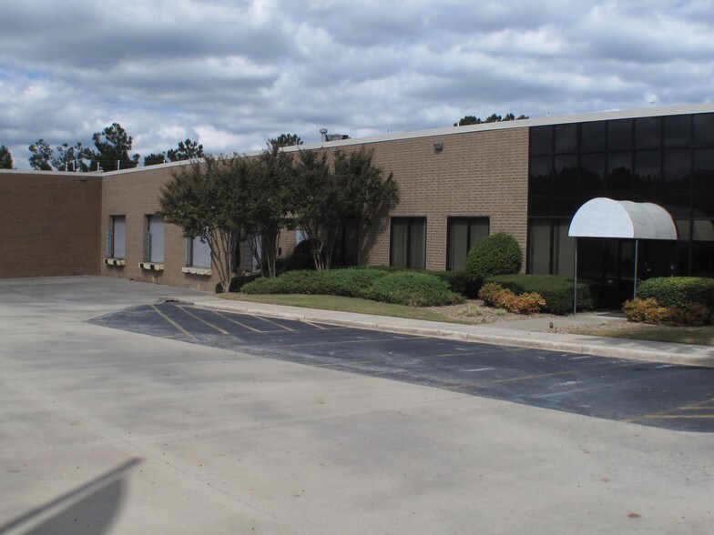 More Photos Of 55-65 Enterprise Blvd SW, Atlanta Distribution For Lease