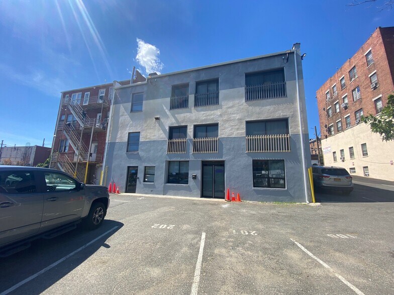 More Photos Of 11 Commerce St, Norwalk Loft Creative Space For Lease