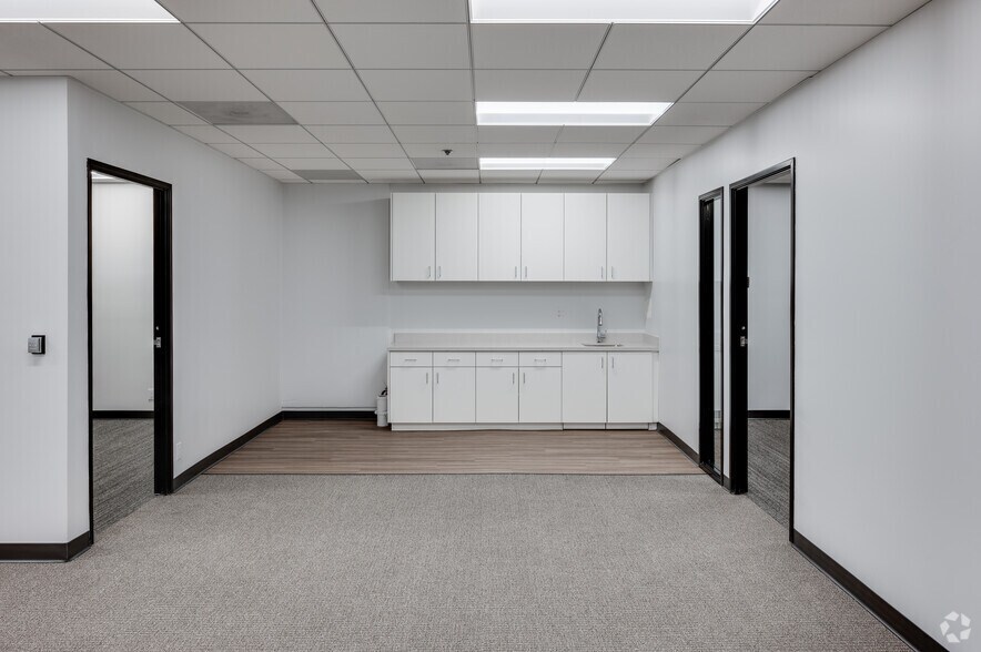 More Photos Of 23101 Lake Center Dr, Lake Forest Office For Lease