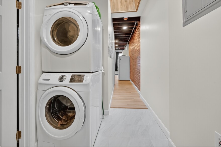 More Photos Of 1421 H St NE, Washington Restaurant For Sale