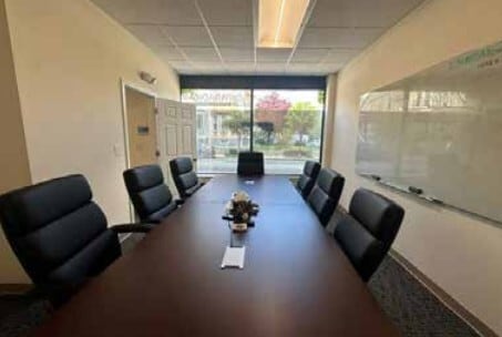 More Photos Of 366 Medford St, Somerville Service For Lease