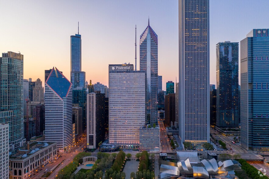 More Photos Of 130 E Randolph St, Chicago Office For Sale