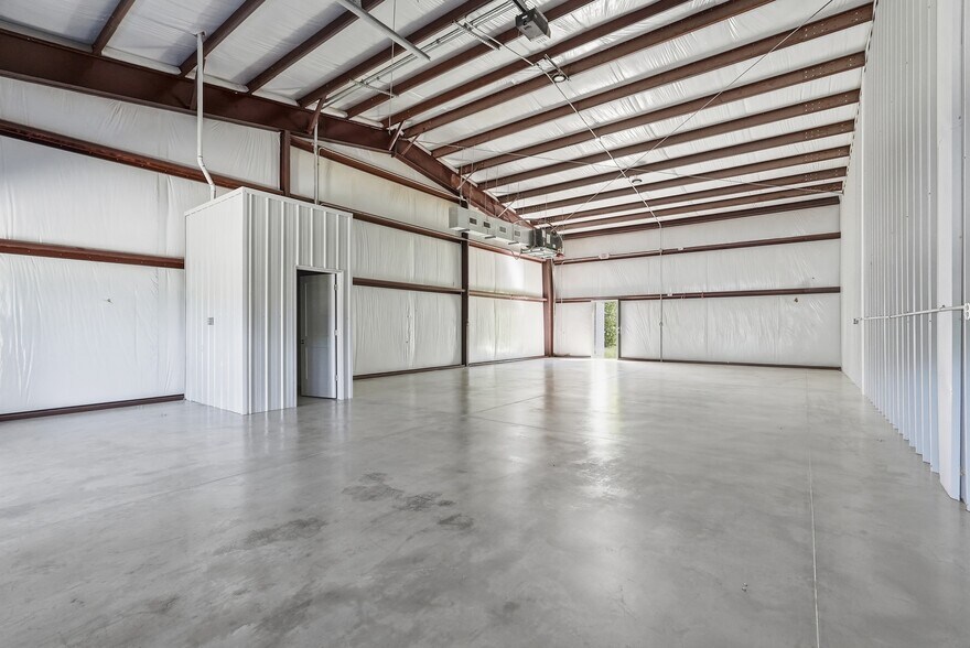 More Photos Of 319 Highway 365, Conway Flex For Sale