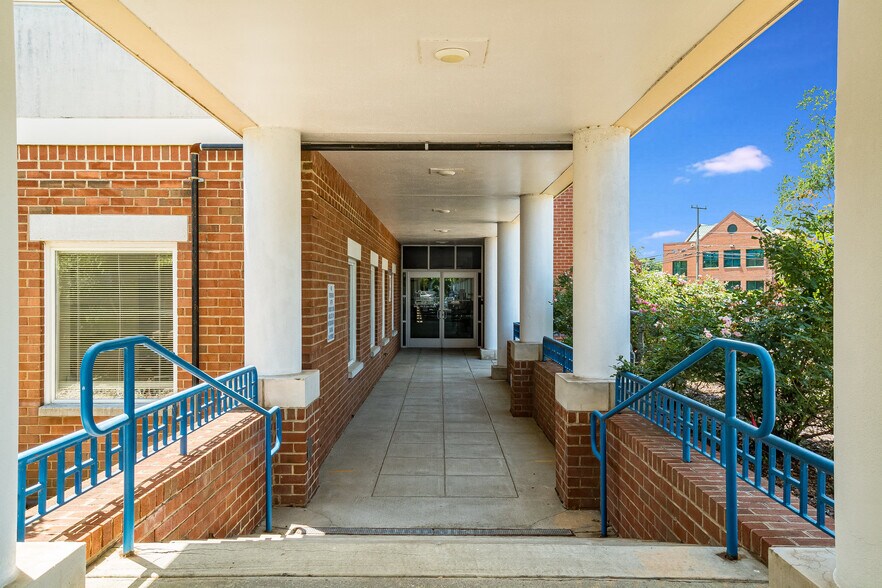 More Photos Of 1701 Fall Hill Ave, Fredericksburg Office For Lease