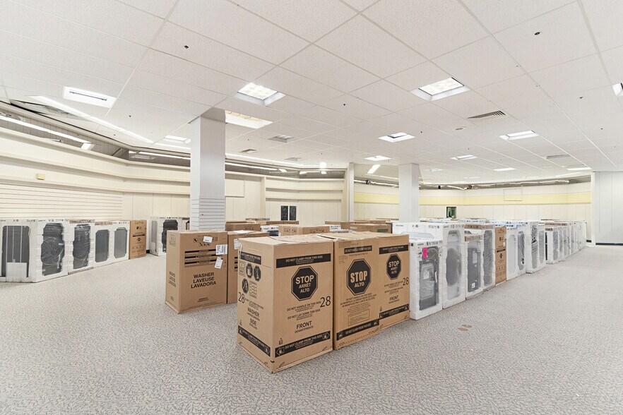 More Photos Of 1400 Dell Range Blvd, Cheyenne Unknown For Lease