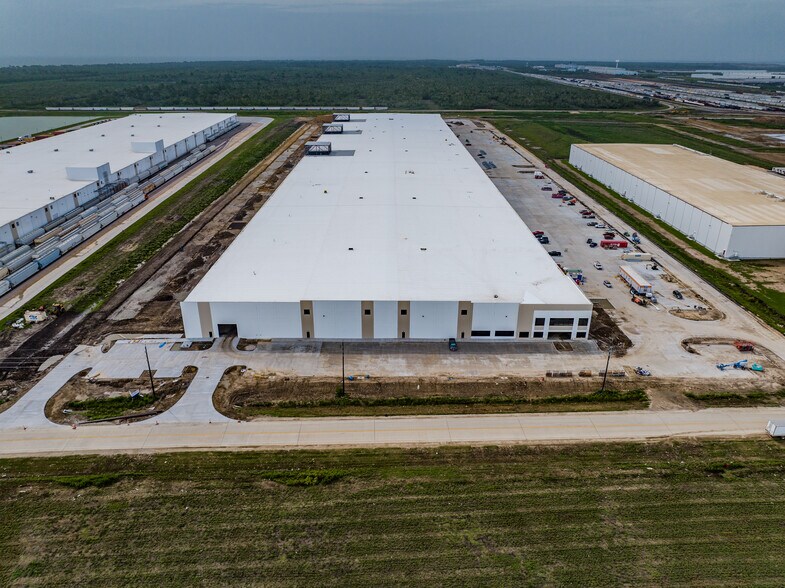 More Photos Of 6500 Nita Way, Baytown Distribution For Sale