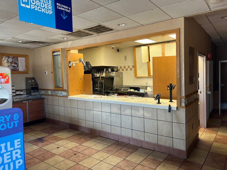 More Photos Of 6824 Hull Street Rd, Richmond Fast Food For Lease