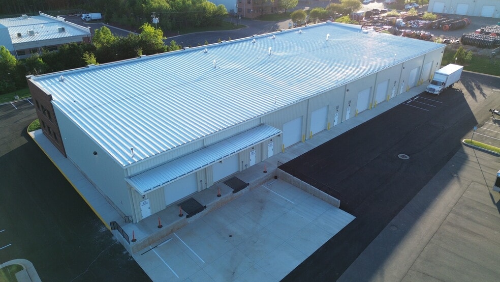 More Photos Of 11982 Wilton Meadows Ct, Manassas Warehouse For Lease
